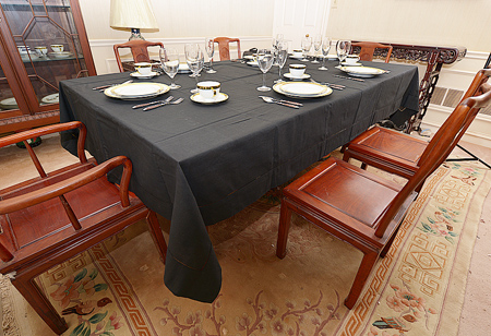 Festive tablecloth. Pure Black. 70x100" - Click Image to Close